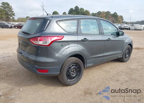 2016 Ford Escape S z USA, uszkodzony, nr VIN 1FMCU0F74GUB37107